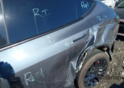 2020 Tesla Model Y Long Range Dual Motor All-Wheel Drive from USA, damaged, VIN 5YJYGDEE1LF009211